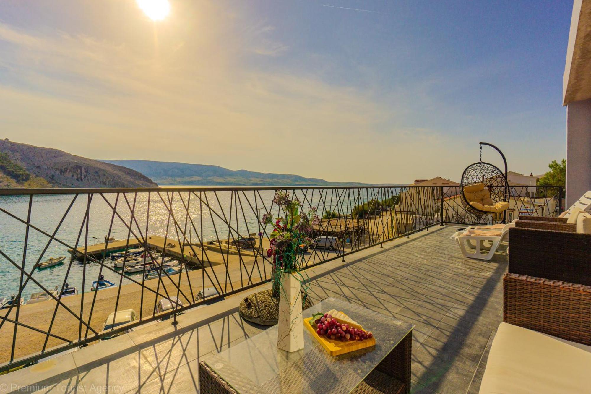 Ivica Super Comfortable, Newly Furnished Apartment In A Top Location Metajna Εξωτερικό φωτογραφία