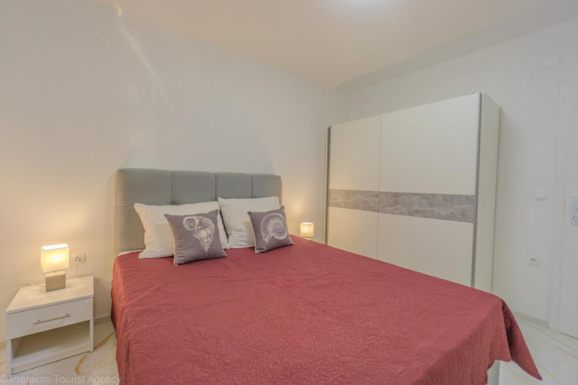 Ivica Super Comfortable, Newly Furnished Apartment In A Top Location Metajna Εξωτερικό φωτογραφία