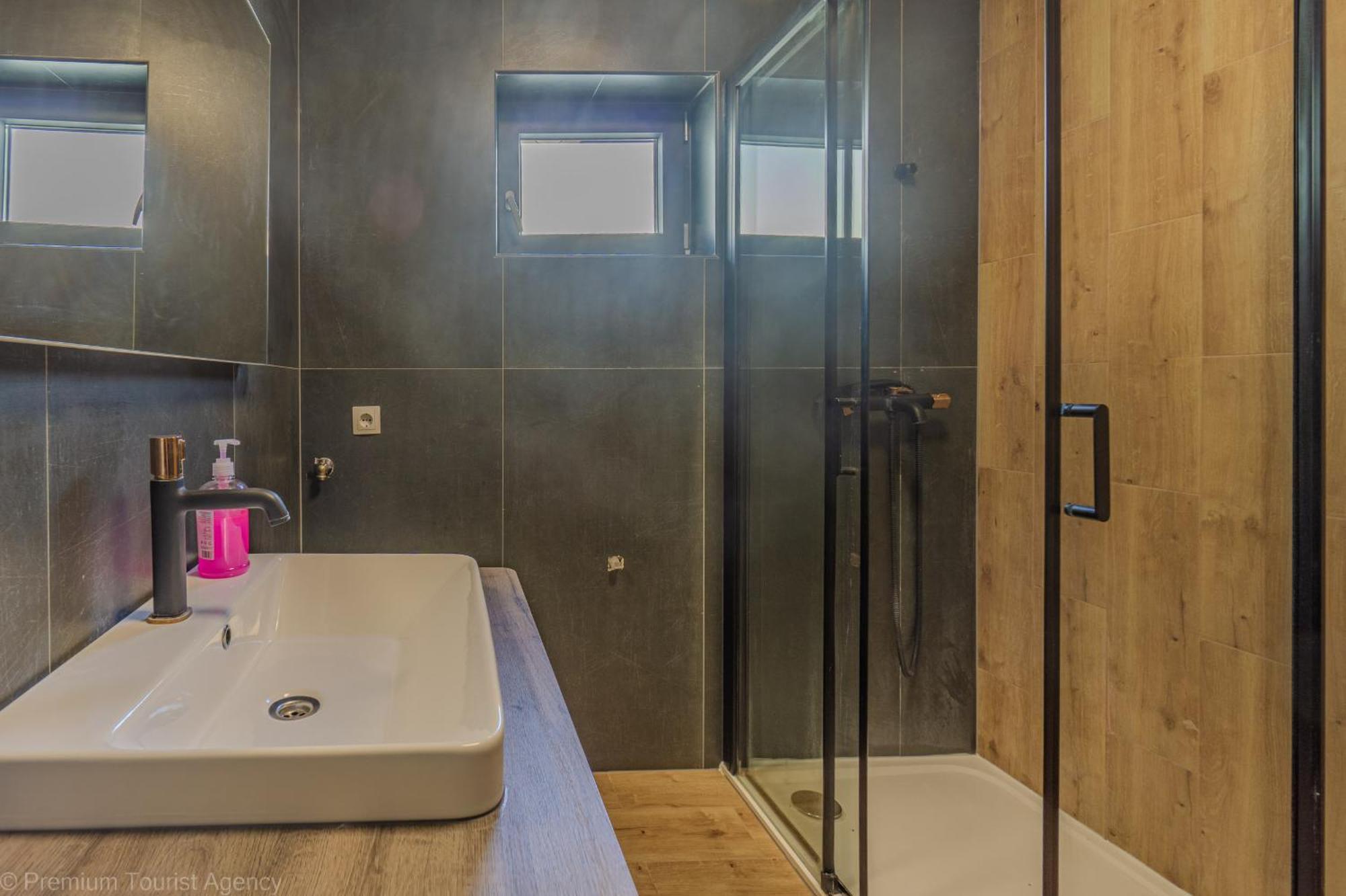 Ivica Super Comfortable, Newly Furnished Apartment In A Top Location Metajna Εξωτερικό φωτογραφία