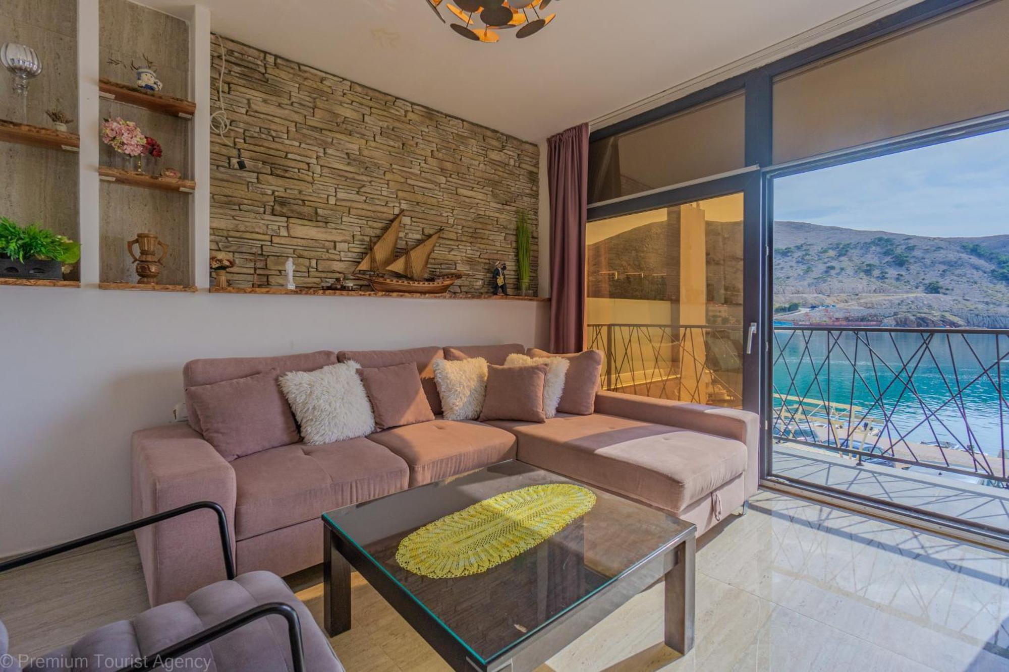 Ivica Super Comfortable, Newly Furnished Apartment In A Top Location Metajna Εξωτερικό φωτογραφία