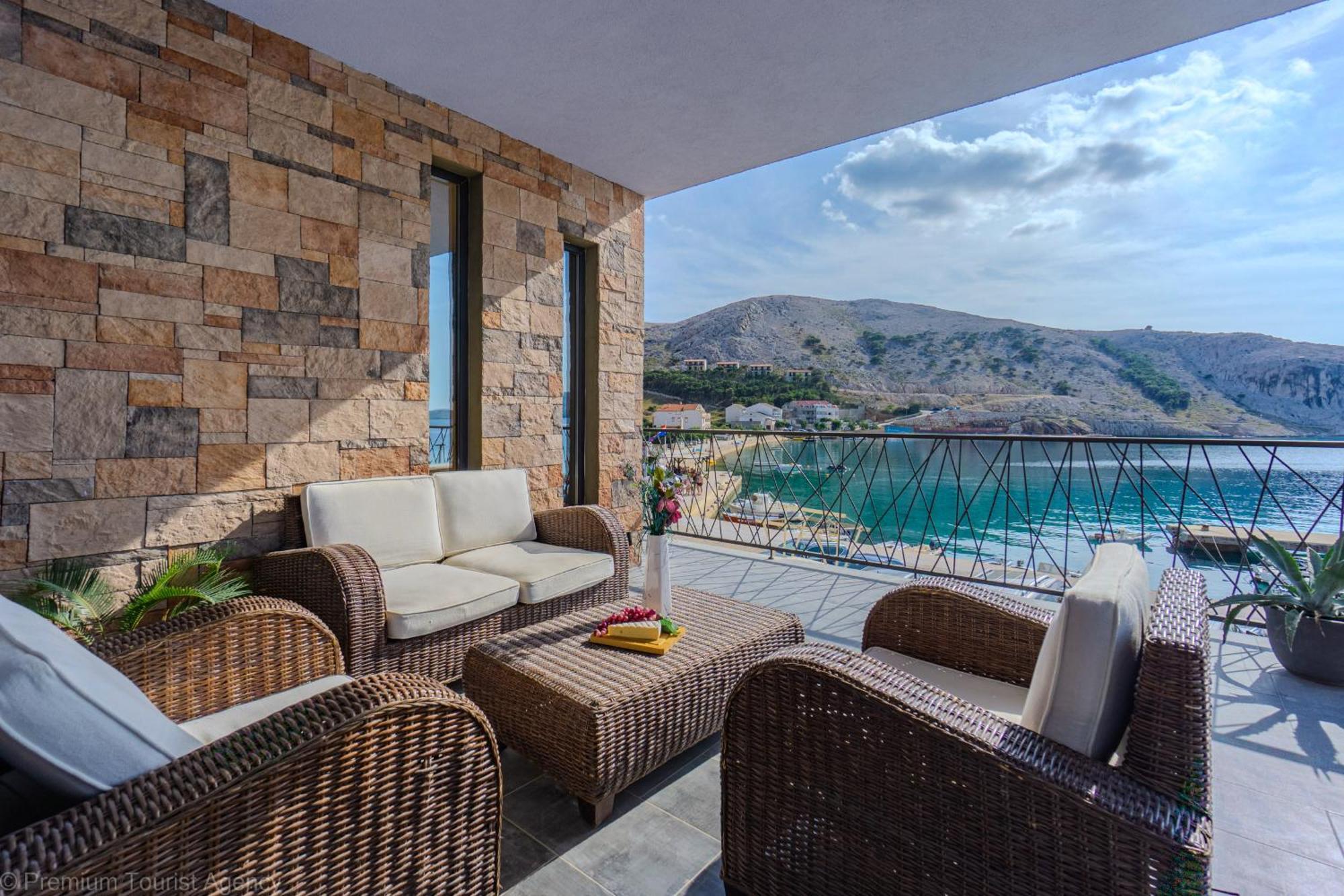 Ivica Super Comfortable, Newly Furnished Apartment In A Top Location Metajna Εξωτερικό φωτογραφία